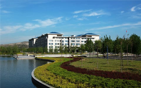 山东中医药大学·实验楼