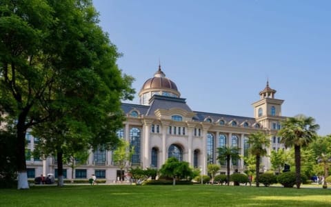 西安外事学院·门