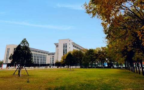 太原工业学院·校园绿意
