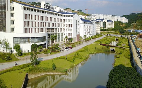 百色学院·人工湖