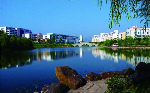 重庆科技大学·夏湖