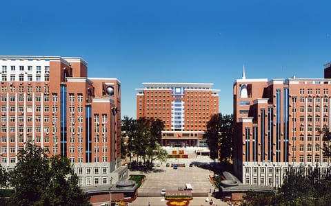河北医科大学·学校大门口主景