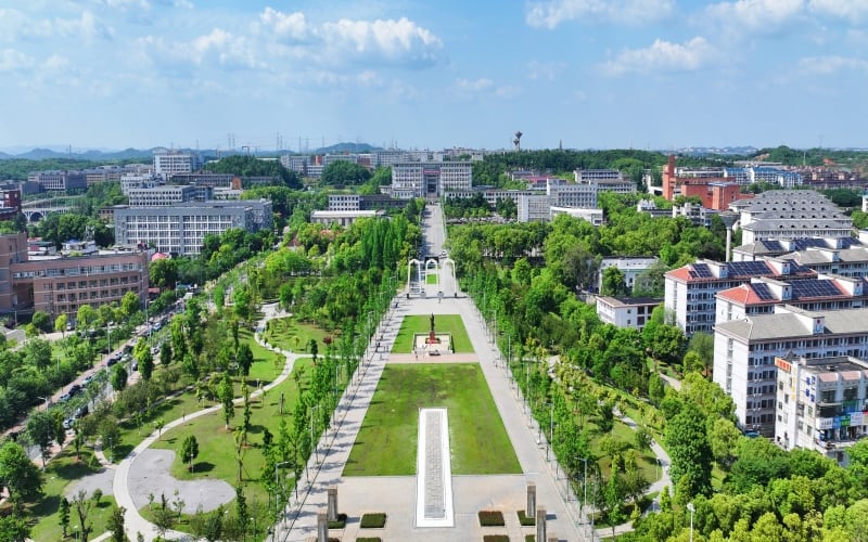 湘潭大学主图·大门