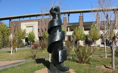 山西医科大学·雕塑建筑
