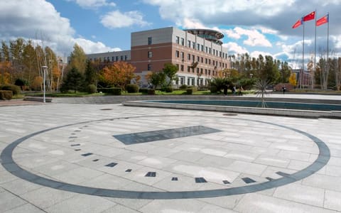 长春中医药大学·人体时钟广场