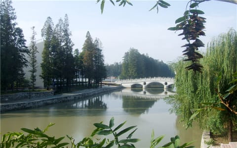 湖北工程学院·虹桥卧波