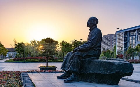 绍兴文理学院元培学院·蔡元培先生雕像