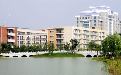 成都工业学院·教学楼