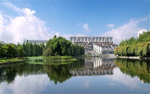 吉首大学·齐鲁大楼