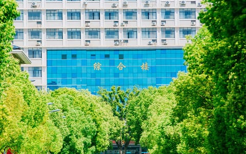 武汉工商学院·综合楼