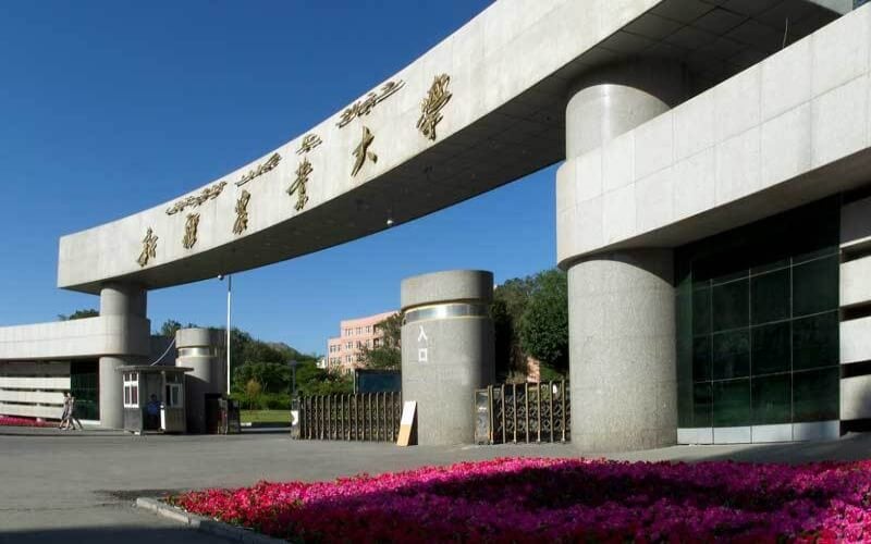 新疆农业大学主图·门