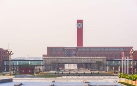 大连理工大学(盘锦校区)·校区汇英广场
