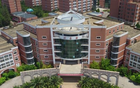 云南财经大学·图书馆