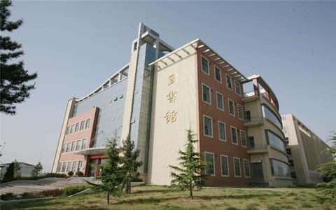 陇东学院·图书馆