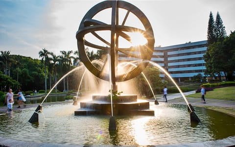 深圳大学·天地人和