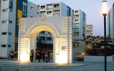 大连医科大学·四七广场