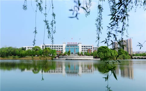 湖北科技学院·校园风光1