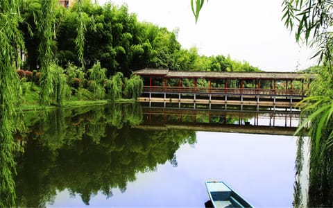 湖南信息学院（长沙）·滨水长廊