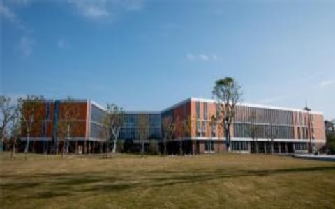 上海外国语大学贤达经济人文学院·校园风光