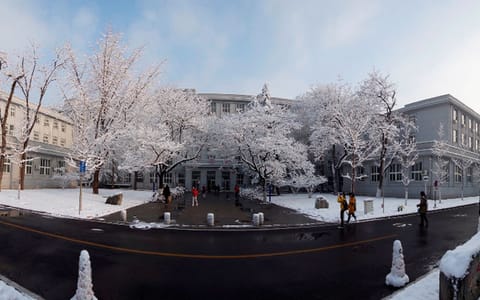 首都医科大学·雪后校园