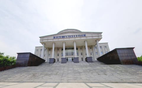 郑州西亚斯学院·行政楼