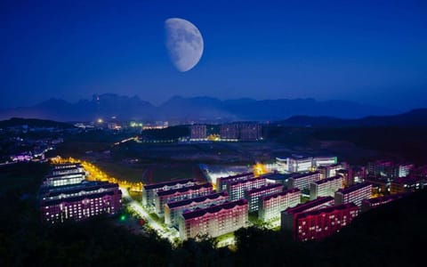 张家界学院·校园夜景