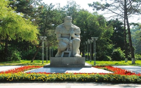 吉林农业大学·神农像