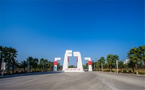 桂林旅游学院·校园风光9