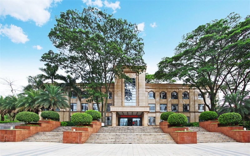 电子科技大学中山学院主图·办公楼