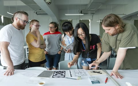 珠海科技学院·美国景轩大学师生代表来学校交流学习