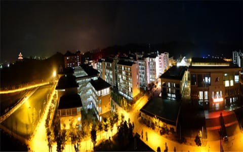 广西中医药大学·仙葫校区夜景