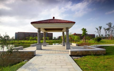 浙江财经大学东方学院·随想亭