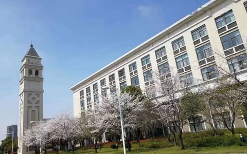 浙江越秀外国语学院·校园一角1
