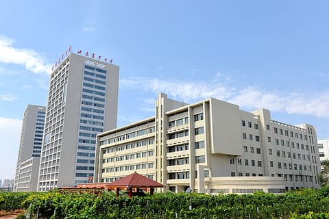 甘肃农业大学·学校工科楼与本科实验教学大楼一景