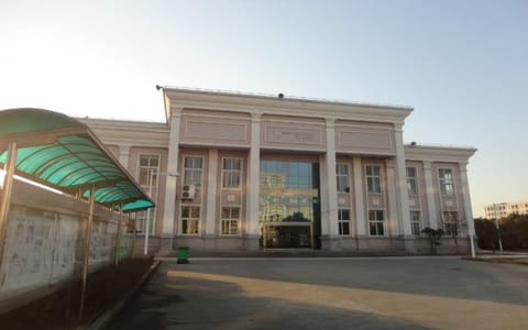 浙江越秀外国语学院·校园风光1