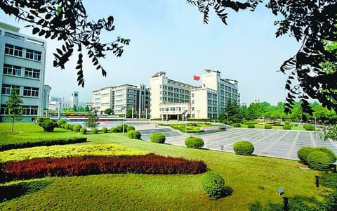 西安科技大学·林中窥园