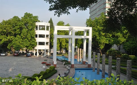 广东金融学院·肇庆校区-青年广场