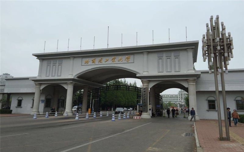 哈尔滨工业大学(威海)主图·门