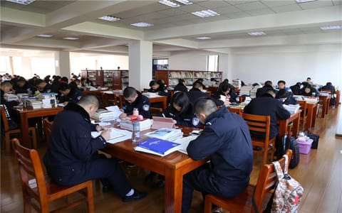 云南警官学院·阅览室