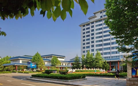 武汉生物工程学院·钱学森广场