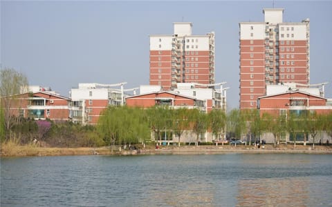 河南科技学院·湖景