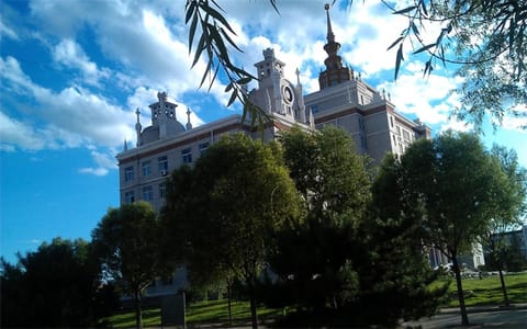 北京邮电大学世纪学院·明德楼