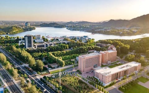 中国科学院大学·雁西湖校区