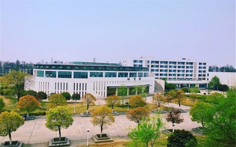 湖北大学知行学院·体育馆