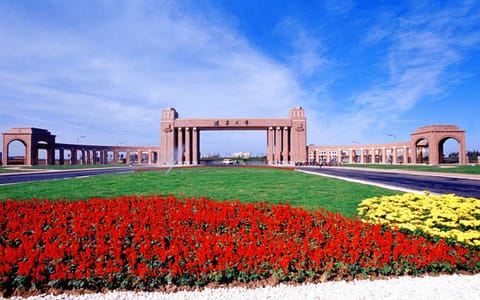 辽宁大学·正门