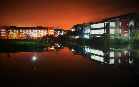 成都东软学院·夜景1