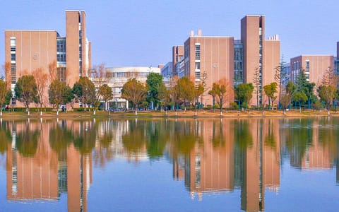 上海工程技术大学·校园风光8