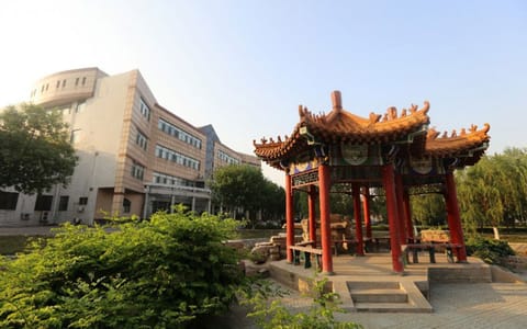 天津商业大学·湖心亭3