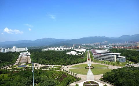 江西中医药大学·全景