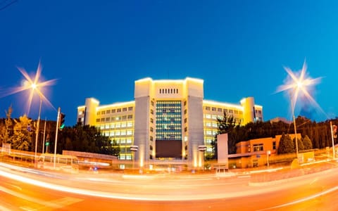大连交通大学·正门夜景